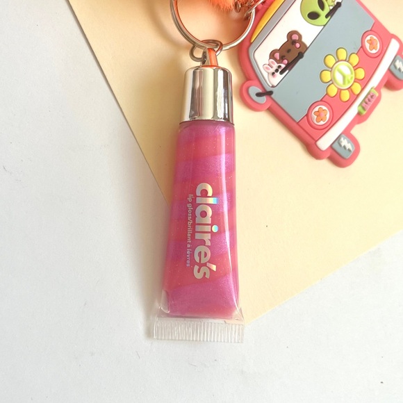 🏷️ alien 👽 1970s hippie style buggie keychain with lip glosses & fluff - Picture 7 of 14